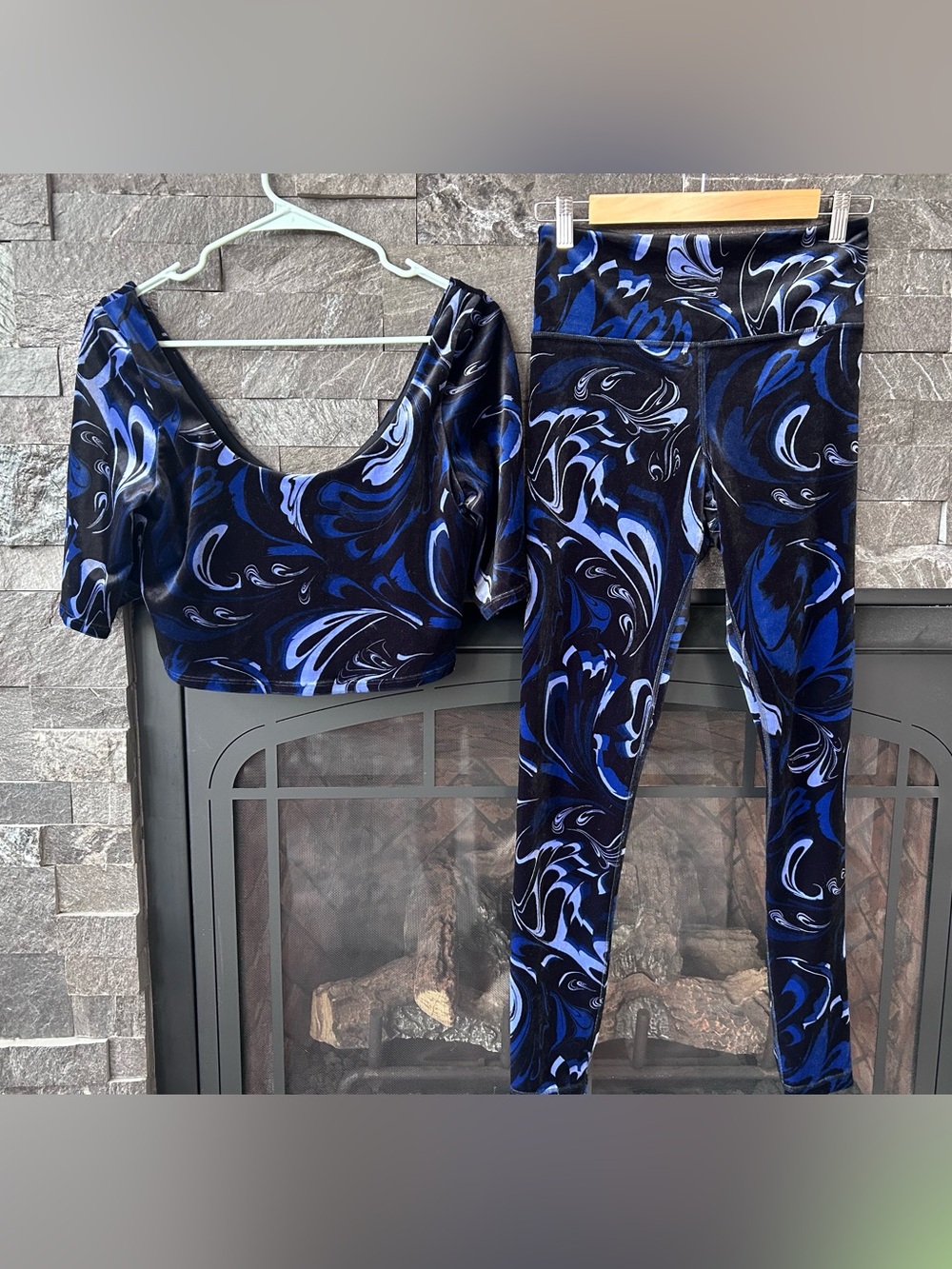 Athleta Velvet Blue Swirl 2-Piece Set (Leggings + Crop Top)